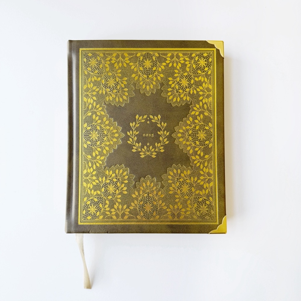 Yearly planner Eyra by Cocorrina